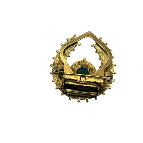Vintage Signed ART Gold Tone and Green Gemstone Brooch - Picture 7 of 7